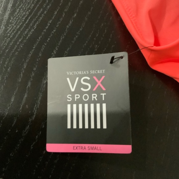 Victoria's Secret VSX Sport Women's Lighty Padded Sports Bra, Extra Small NWT - Picture 3 of 3